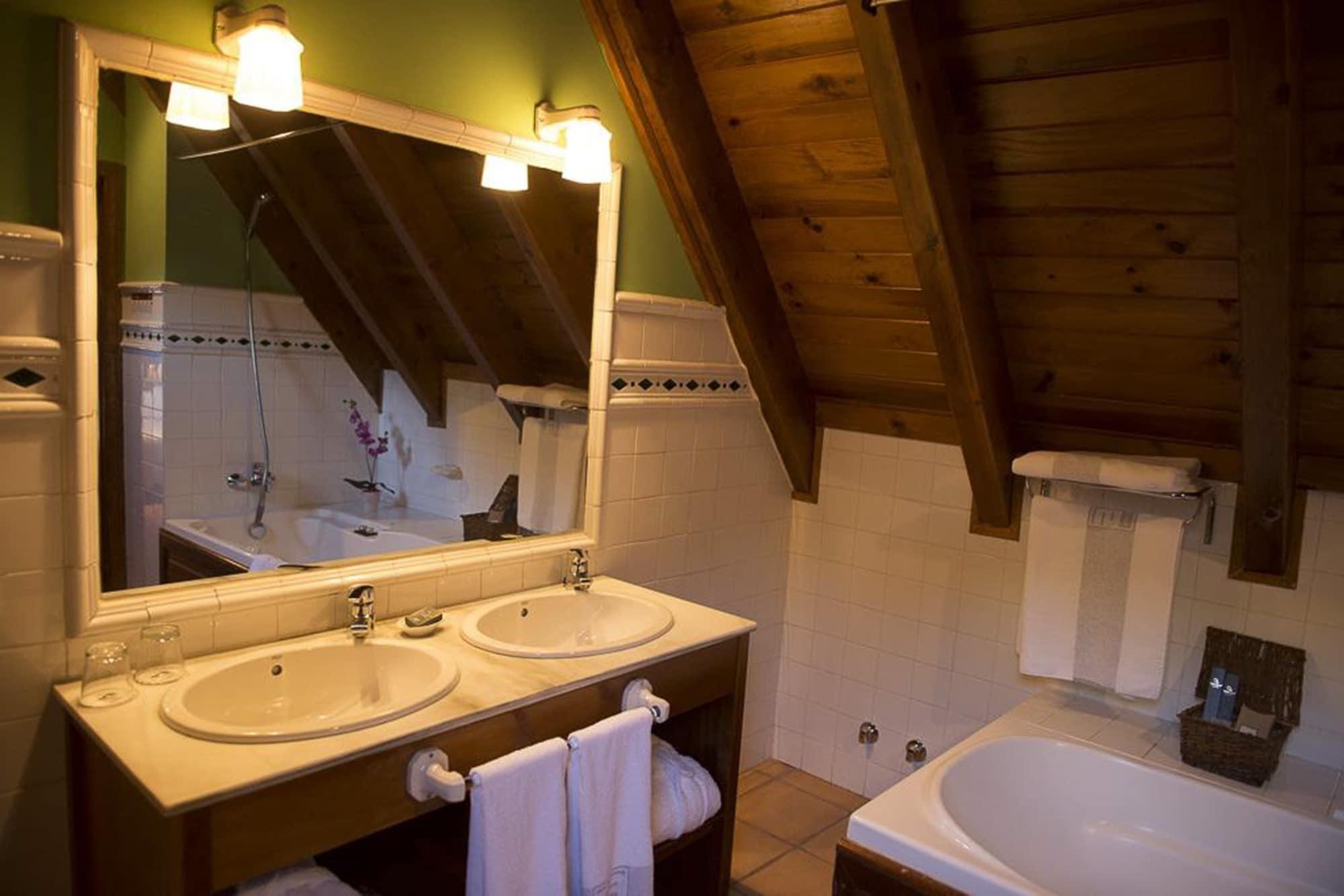 Hotel Chalet Bassibe Baqueira Beret Exterior foto