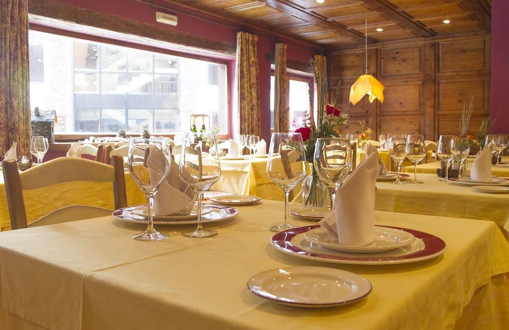 Hotel Chalet Bassibe Baqueira Beret Exterior foto