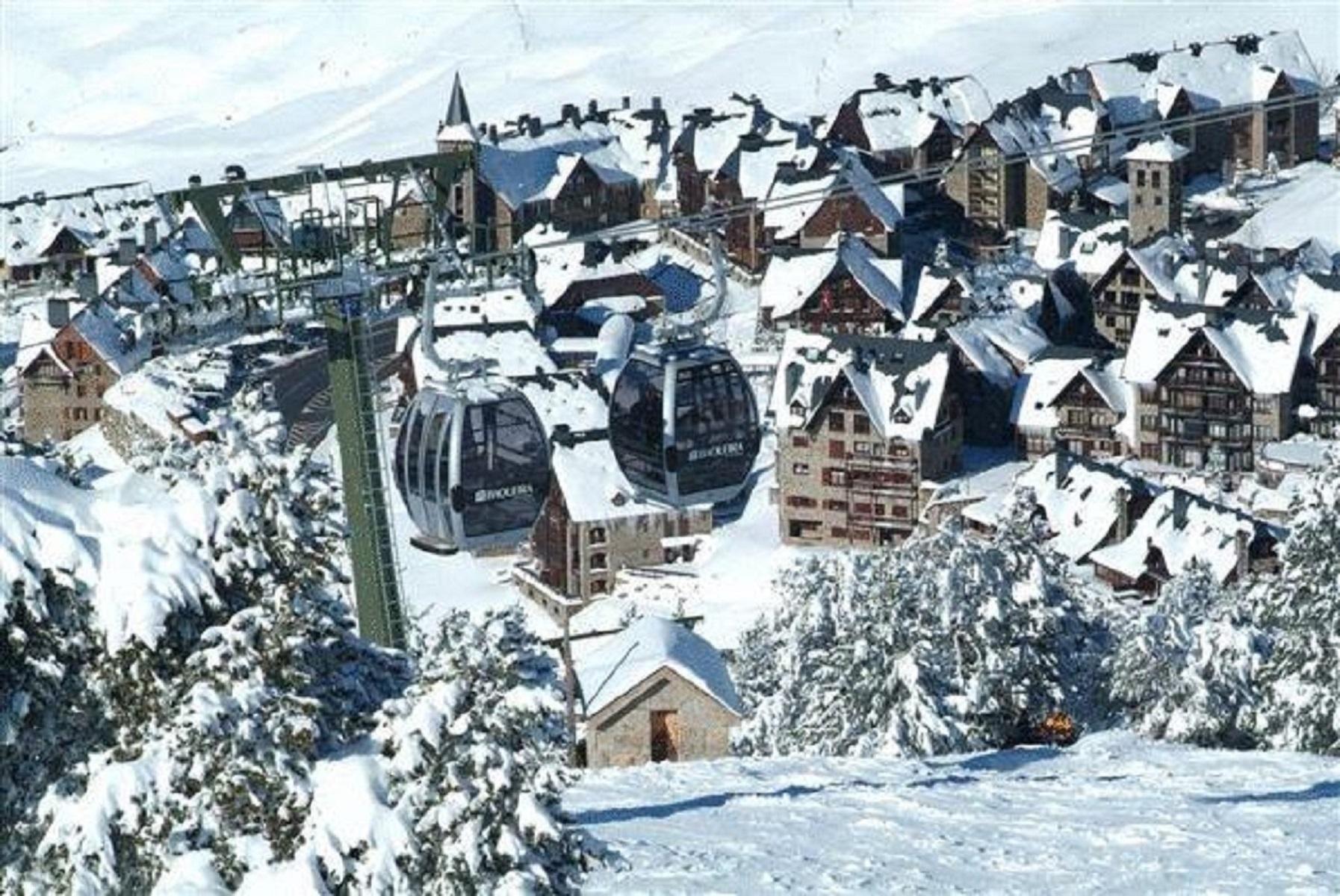 Hotel Chalet Bassibe Baqueira Beret Exterior foto