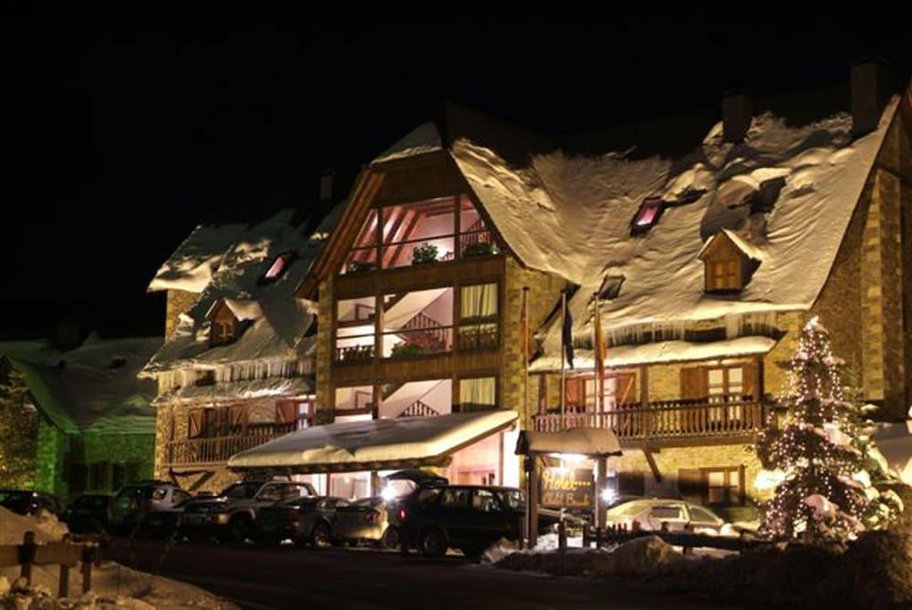 Hotel Chalet Bassibe Baqueira Beret Exterior foto