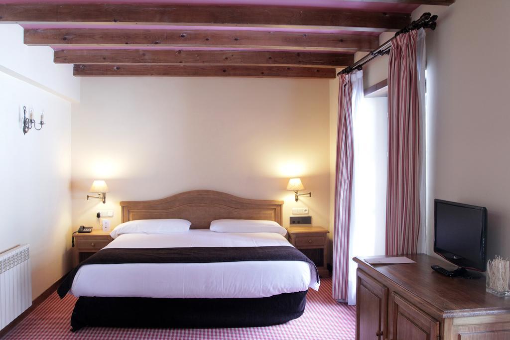 Hotel Chalet Bassibe Baqueira Beret Exterior foto