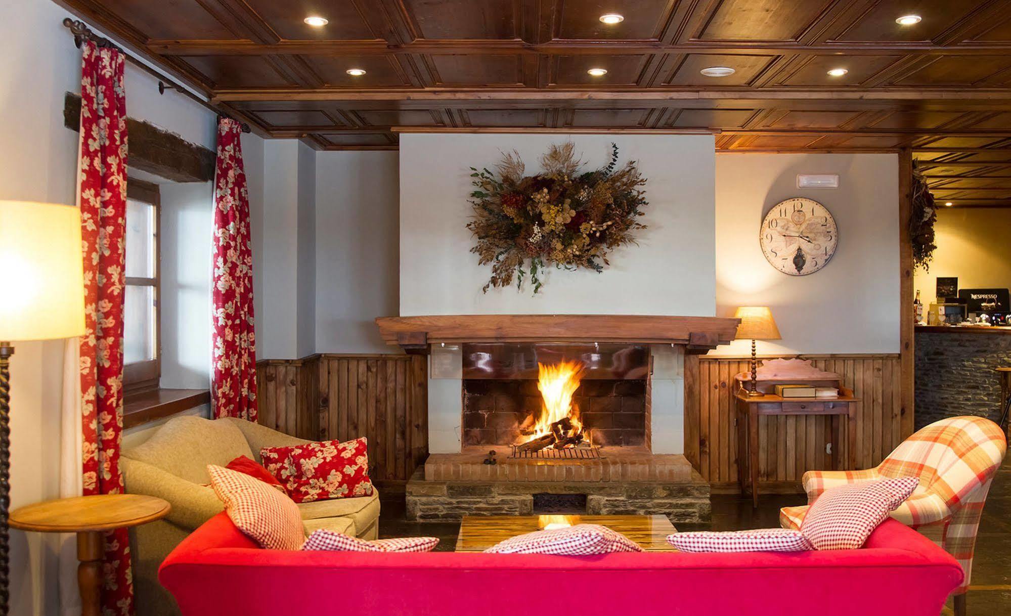 Hotel Chalet Bassibe Baqueira Beret Exterior foto