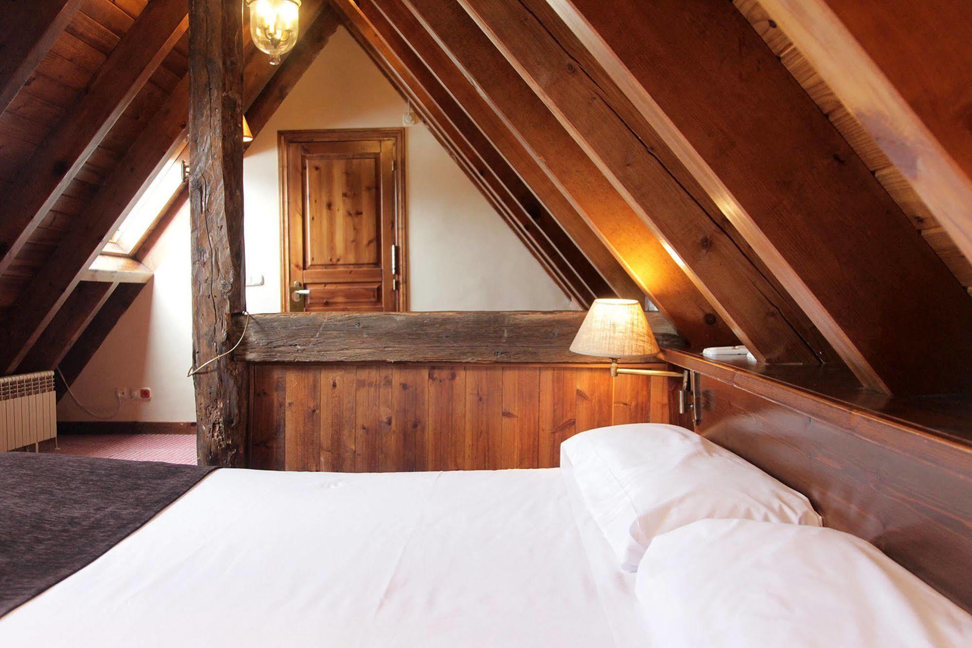 Hotel Chalet Bassibe Baqueira Beret Exterior foto