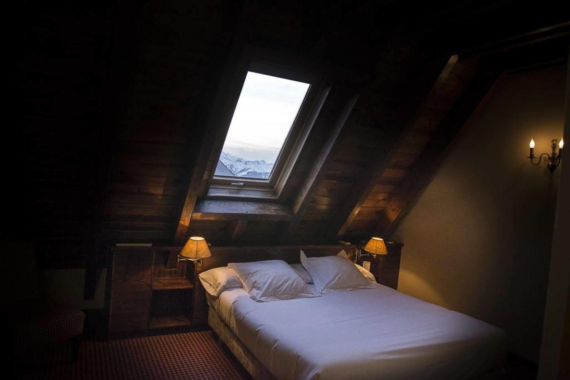 Hotel Chalet Bassibe Baqueira Beret Exterior foto