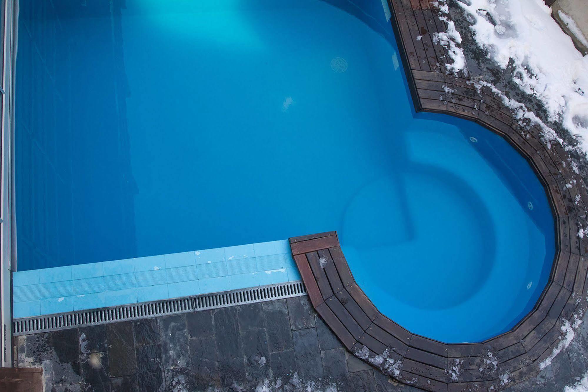 Hotel Chalet Bassibe Baqueira Beret Exterior foto