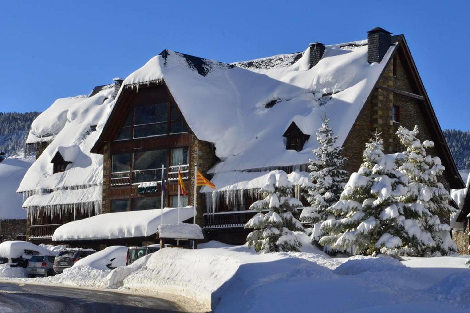 Hotel Chalet Bassibe Baqueira Beret Exterior foto